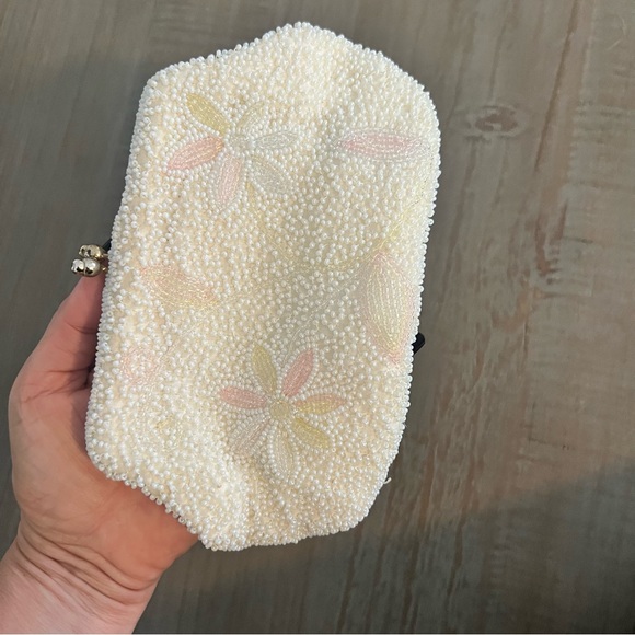 Vintage 1950s Richere Hand Made Floral Beaded Clutch. Hand Made in Japan - Picture 6 of 16